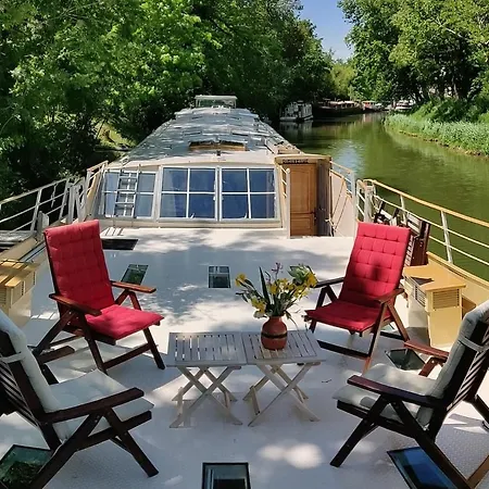 Péniche Canal Du Midi Colombiers (Herault)